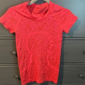 lululemon athletica Vibrant Red Short Sleeve Tee